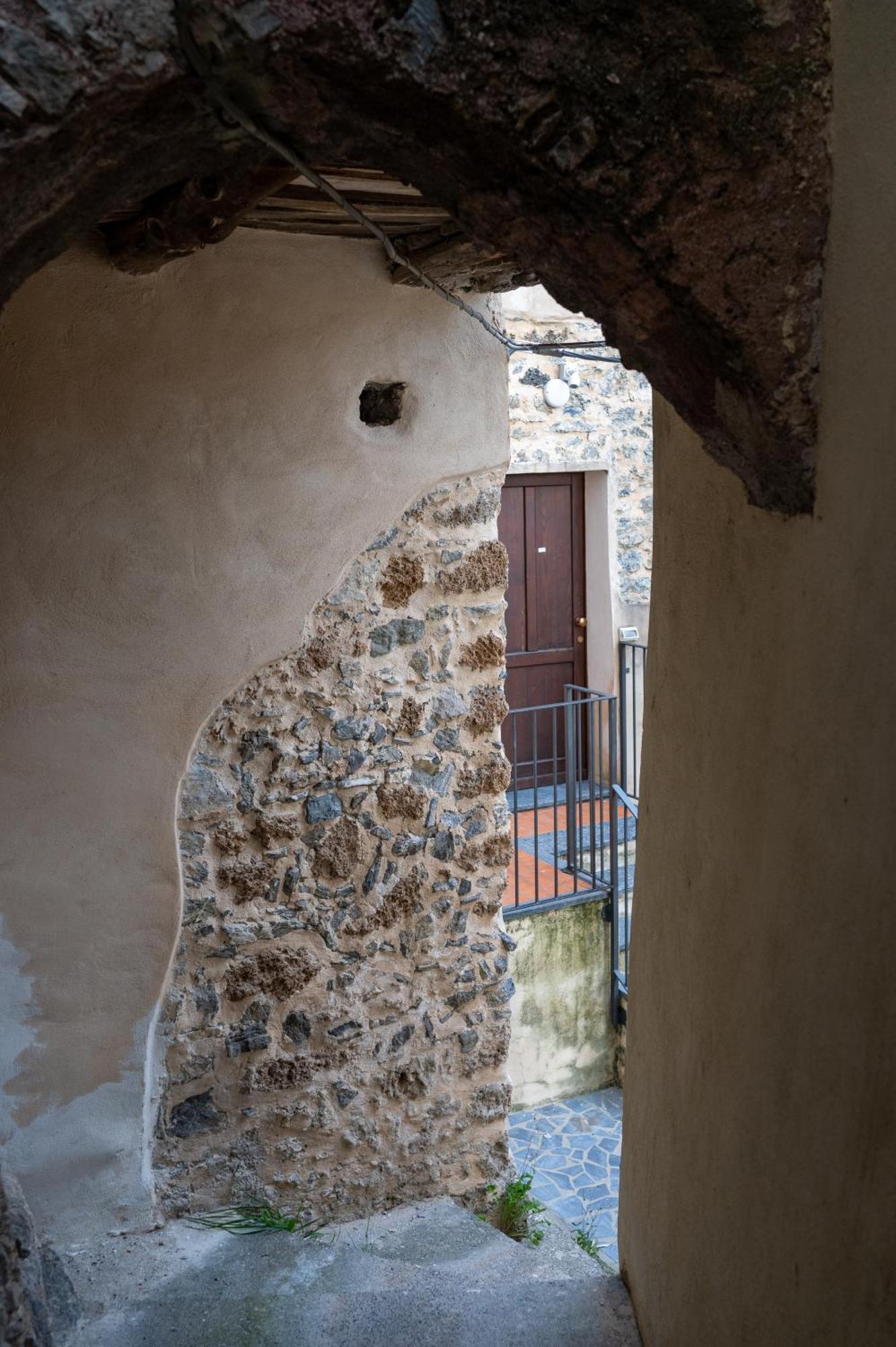 Dimora Del Borgo Affittacamere サンジネート エクステリア 写真