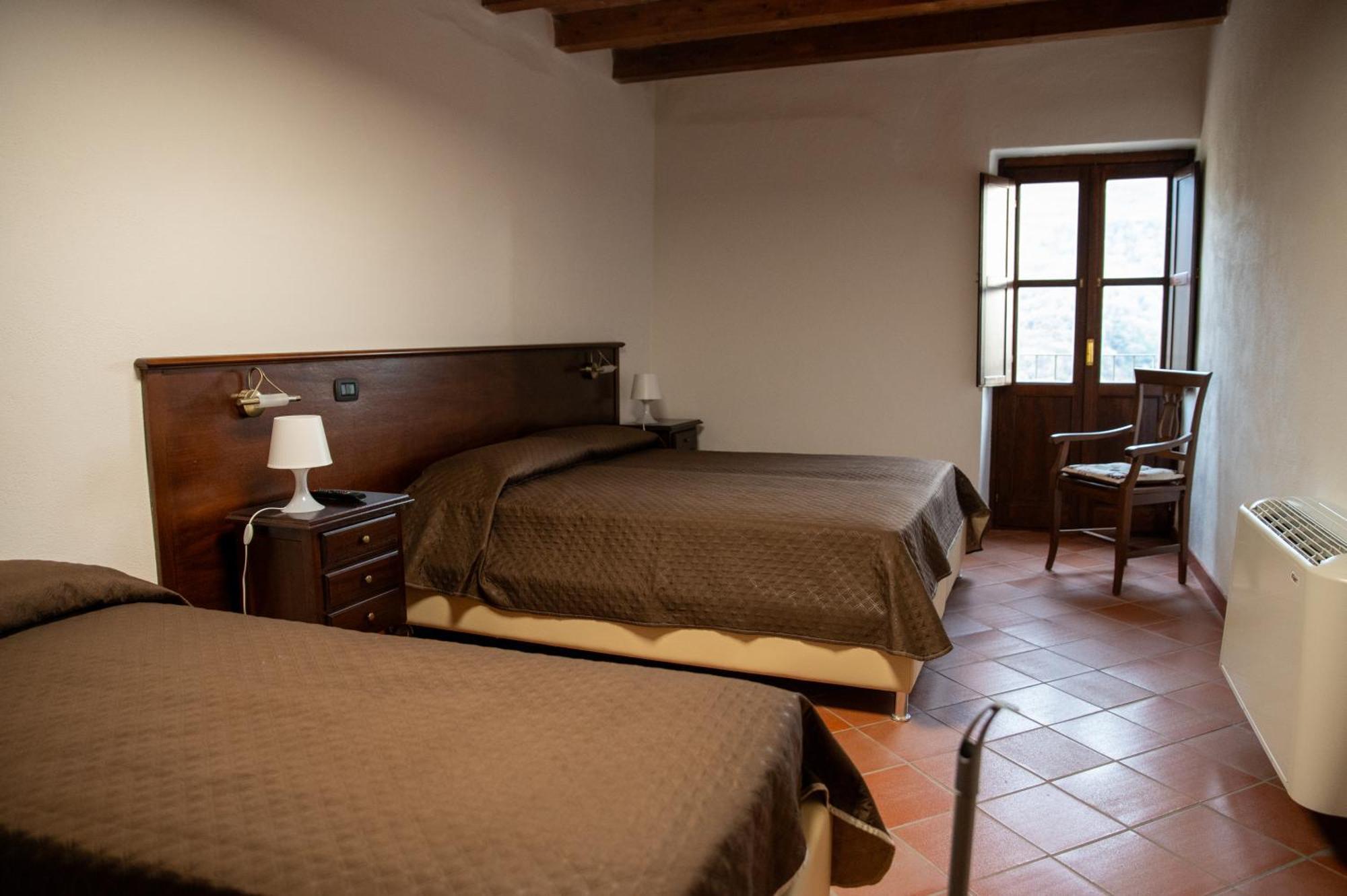Dimora Del Borgo Affittacamere サンジネート エクステリア 写真
